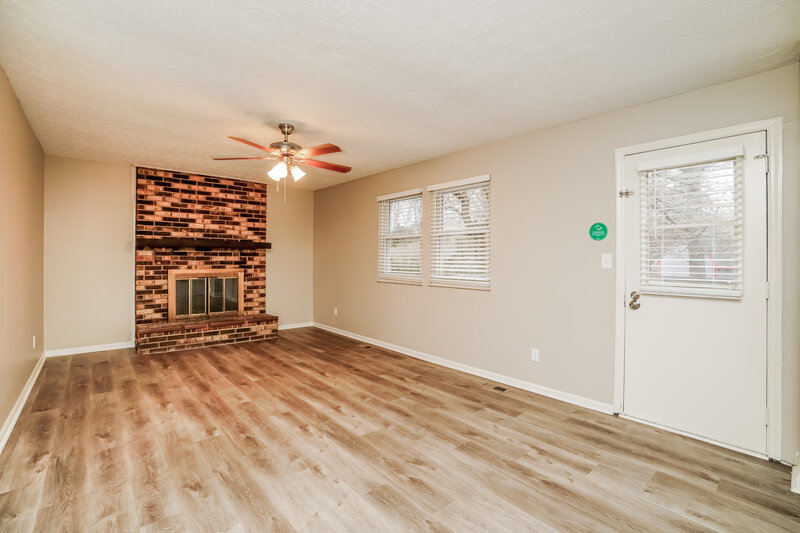 2,045/Mo, 1658 Sandy Side Dr Columbus, OH 43235 Sitting Room View
