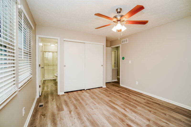 2,045/Mo, 1658 Sandy Side Dr Columbus, OH 43235 Main Bedroom View