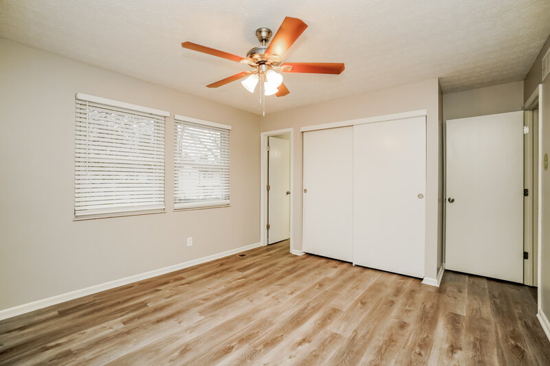 2,045/Mo, 1658 Sandy Side Dr Columbus, OH 43235 Main Bedroom View 2
