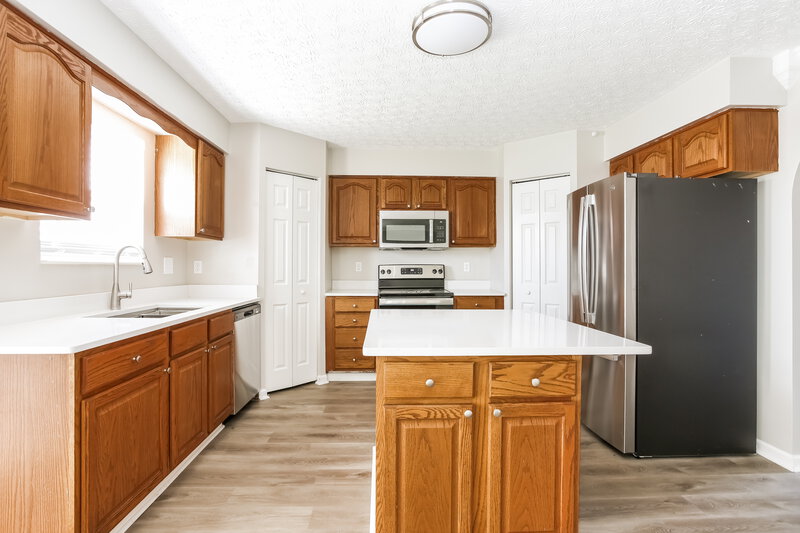 2,395/Mo, 1035 Drayson Dr Galloway, OH 43119 Kitchen View