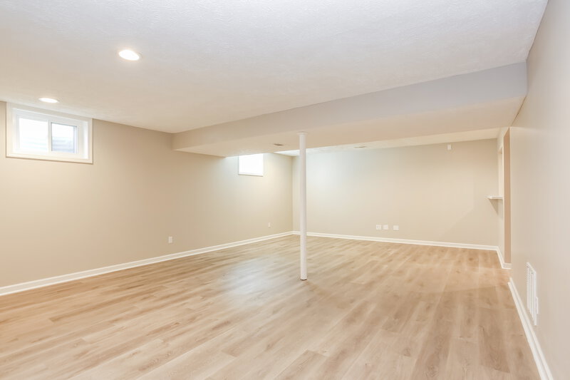 2,395/Mo, 1035 Drayson Dr Galloway, OH 43119 Office View