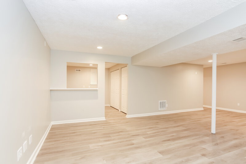 2,395/Mo, 1035 Drayson Dr Galloway, OH 43119 Office View 2