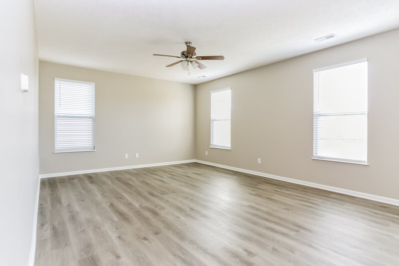 1,895/Mo, 5577 Branchville Dr Canal Winchester, OH 43110 Living Room View 3