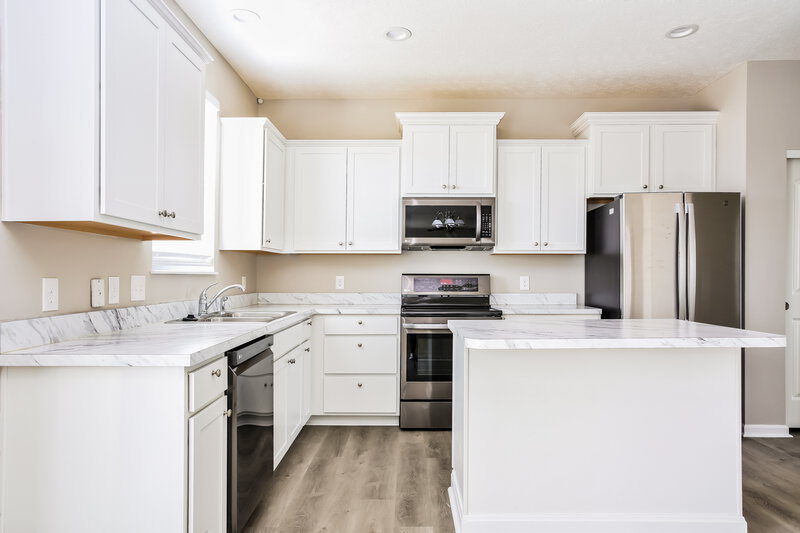 1,895/Mo, 5577 Branchville Dr Canal Winchester, OH 43110 Kitchen View