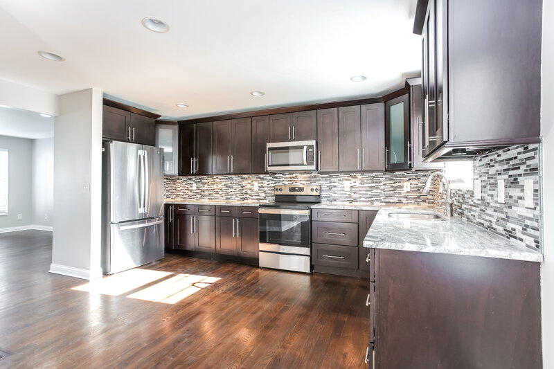 2,375/Mo, 121 Welshmore Dr Galloway, OH 43119 Kitchen View