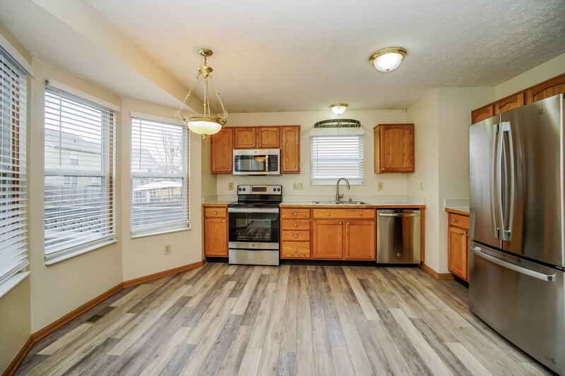 2,140/Mo, 5764 Blanton Park Dr Galloway, OH 43119 Kitchen View