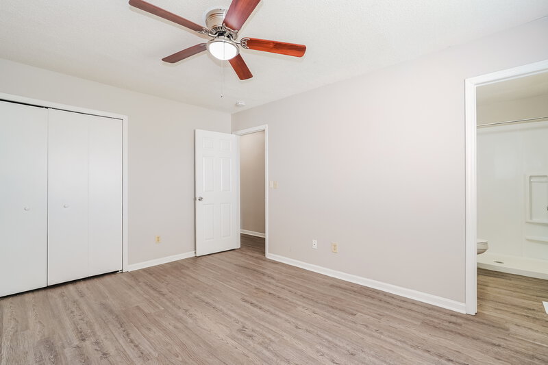 1,825/Mo, 3117 Falcon Bridge Dr Columbus, OH 43232 Main Bedroom View 2