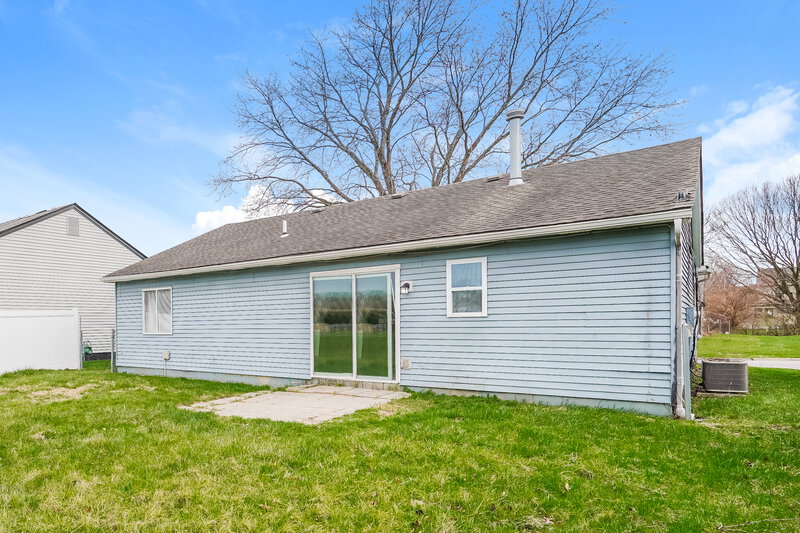 1,825/Mo, 3117 Falcon Bridge Dr Columbus, OH 43232 Rear View 2