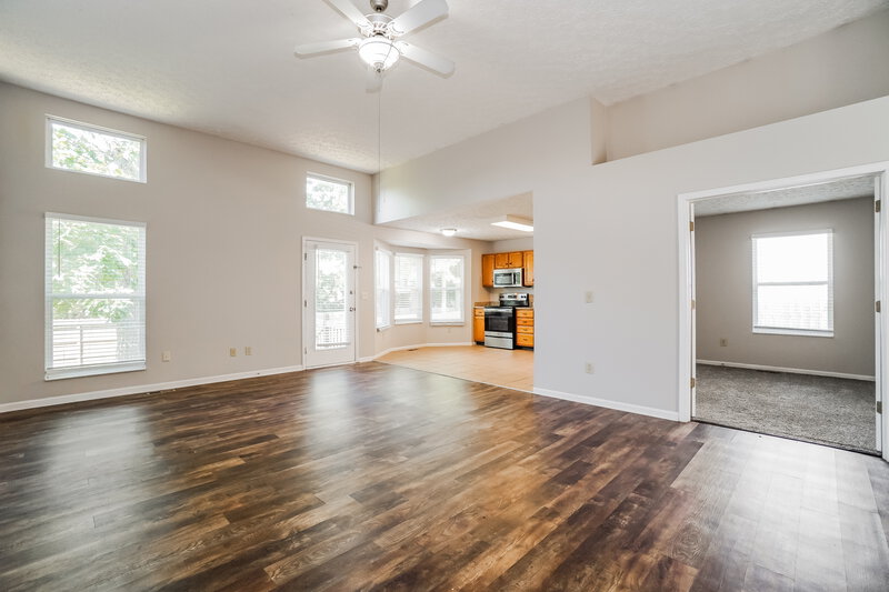 1,975/Mo, 1512 Meadowlark Ln Marysville, OH 43040 Living Room View 2