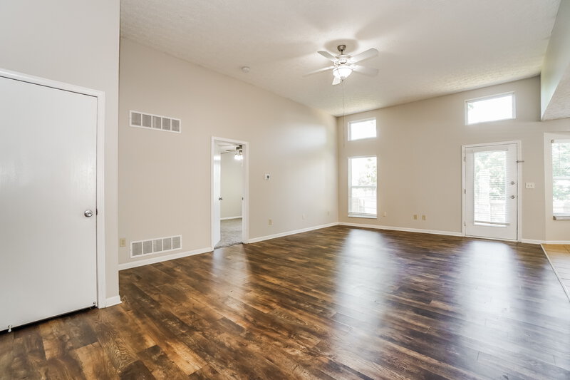 1,975/Mo, 1512 Meadowlark Ln Marysville, OH 43040 Living Room View 3