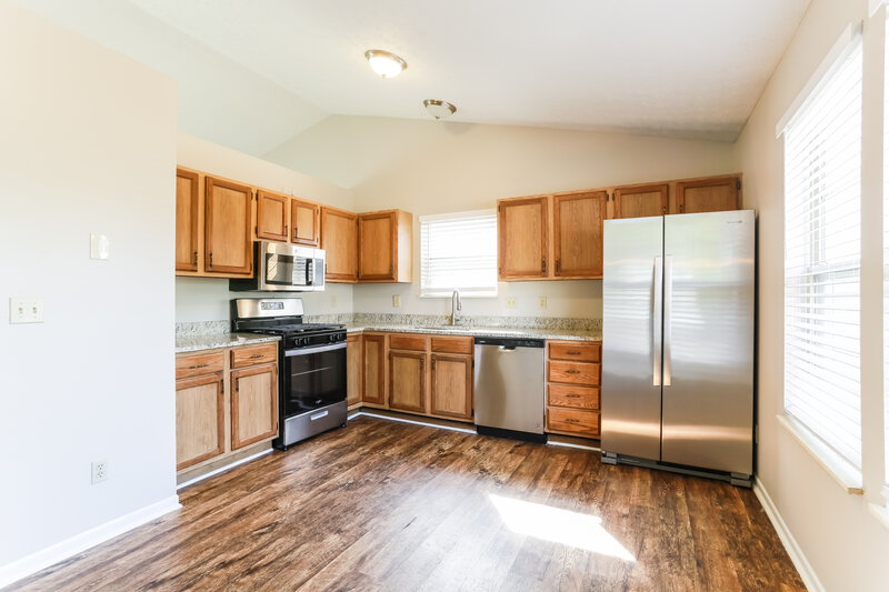 3,550/Mo, 1009 Allison Dr Columbus, OH 43207 Kitchen View 2