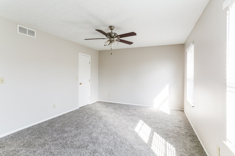 3,550/Mo, 1009 Allison Dr Columbus, OH 43207 Main Bedroom View 2