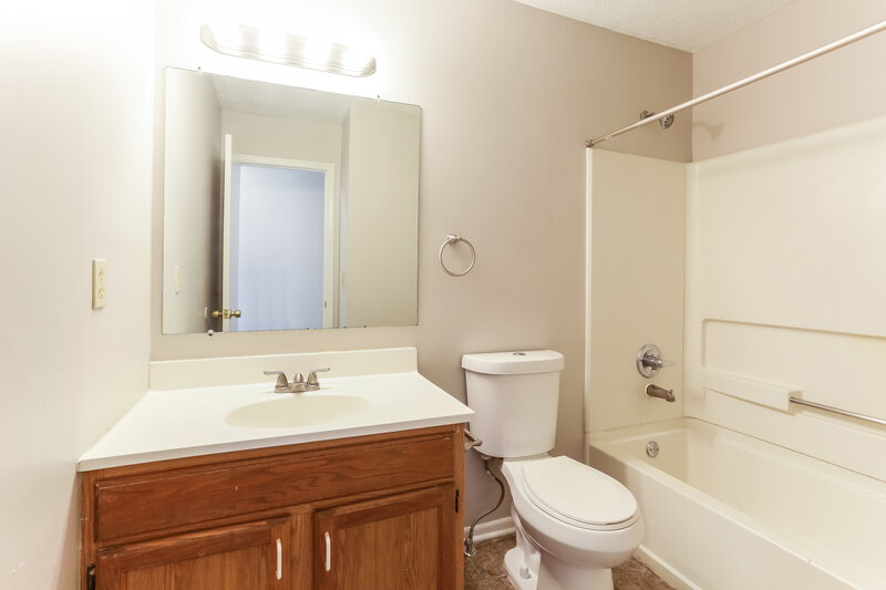 3,550/Mo, 1009 Allison Dr Columbus, OH 43207 Bathroom View