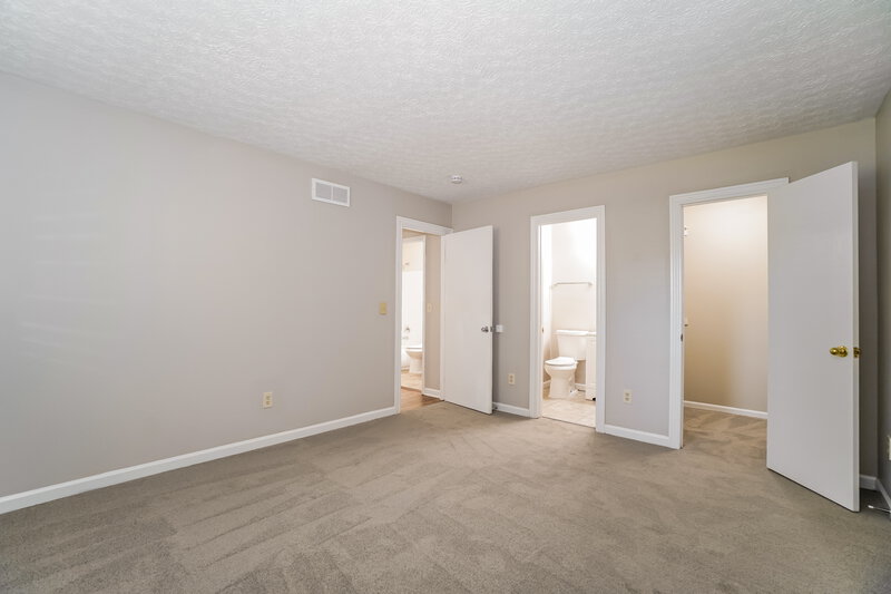 1,880/Mo, 3428 Oak Bend Blvd Canal Winchester, OH 43110 Main Bedroom View