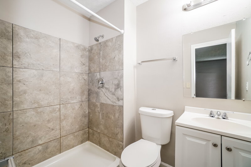 1,880/Mo, 3428 Oak Bend Blvd Canal Winchester, OH 43110 Bathroom View