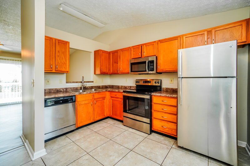 1,955/Mo, 3484 Westerville Woods Dr Columbus, OH 43231 Kitchen View