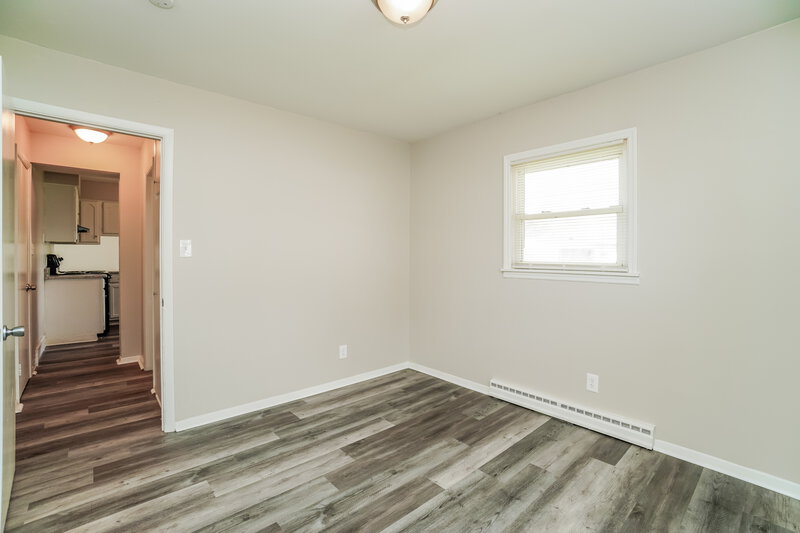 1,835/Mo, 391 Whitehall Dr Whitehall, OH 43213 Bedroom View