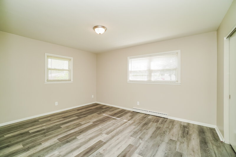 1,835/Mo, 391 Whitehall Dr Whitehall, OH 43213 Bedroom View 2