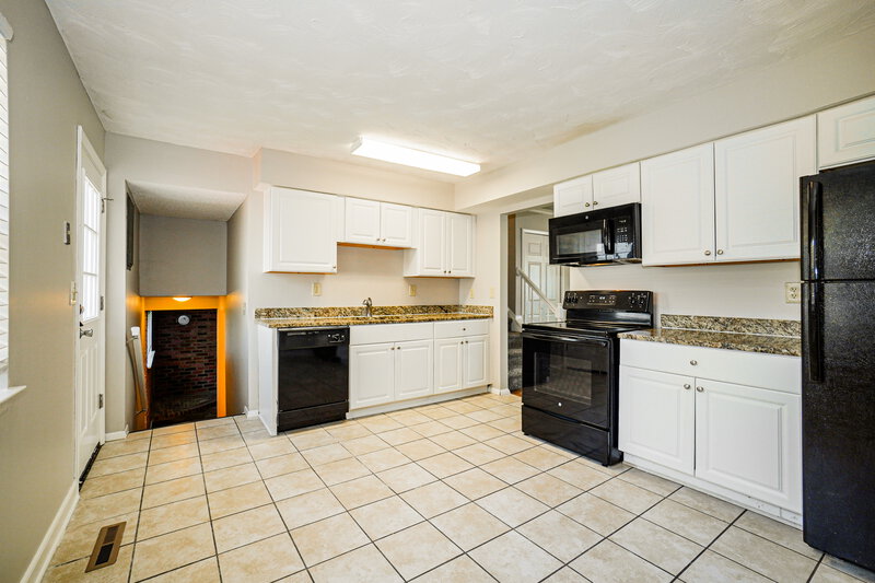 1,955/Mo, 5362 Bleaker Ave Columbus, OH 43232 Kitchen View