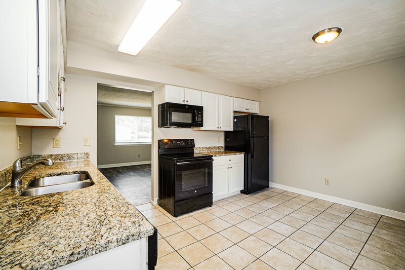 1,955/Mo, 5362 Bleaker Ave Columbus, OH 43232 Kitchen View 2