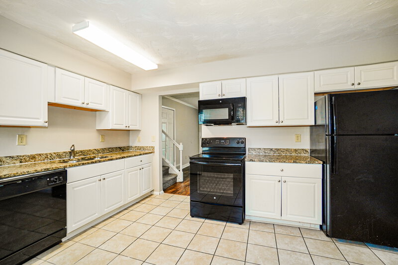 1,955/Mo, 5362 Bleaker Ave Columbus, OH 43232 Kitchen View 3