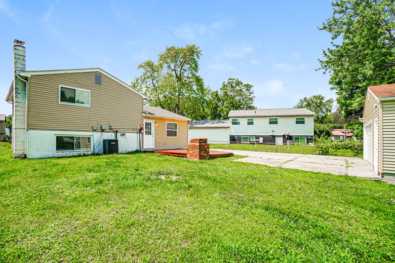 1,955/Mo, 5362 Bleaker Ave Columbus, OH 43232 Rear View