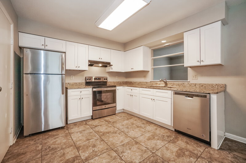 2,280/Mo, 2672 Lynnmore Dr Columbus, OH 43235 Kitchen View