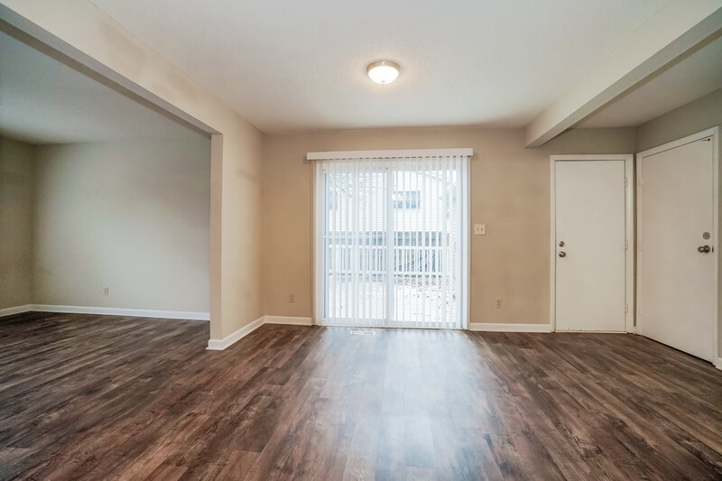 2,280/Mo, 2672 Lynnmore Dr Columbus, OH 43235 Family Room View