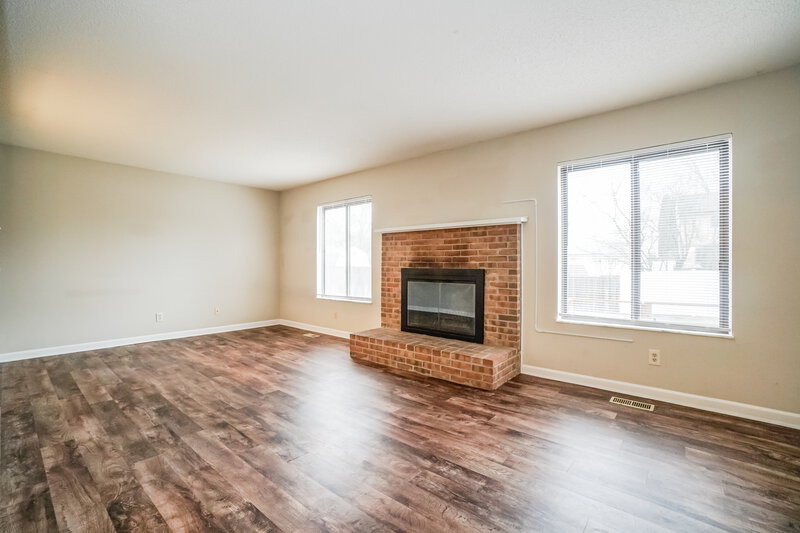 2,280/Mo, 2672 Lynnmore Dr Columbus, OH 43235 Family Room View 3