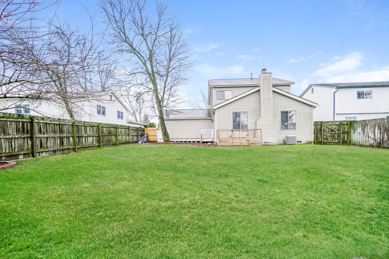 2,280/Mo, 2672 Lynnmore Dr Columbus, OH 43235 Rear View 2