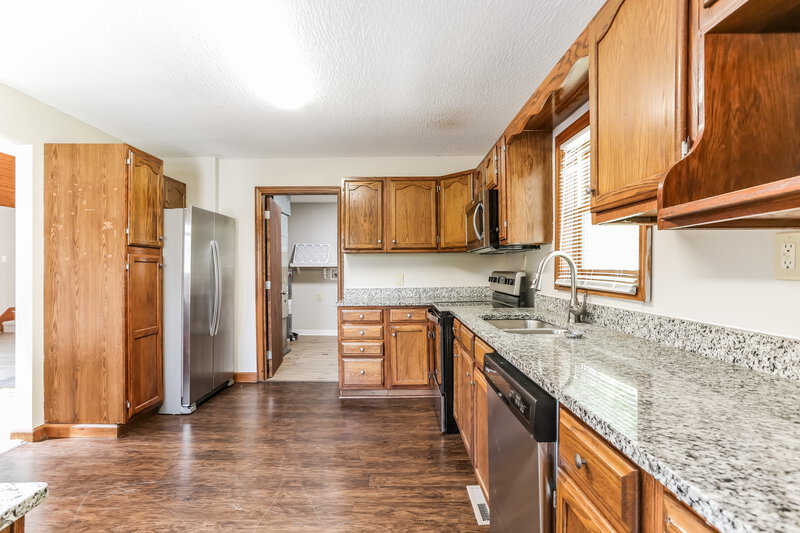 2,665/Mo, 4745 Summit Rd SW Pataskala, OH 43062 Kitchen View