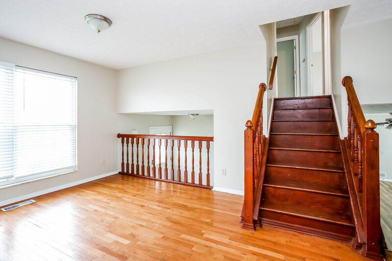 1,890/Mo, 1262 Treehaven Ln Columbus, OH 43204 Dining Room View