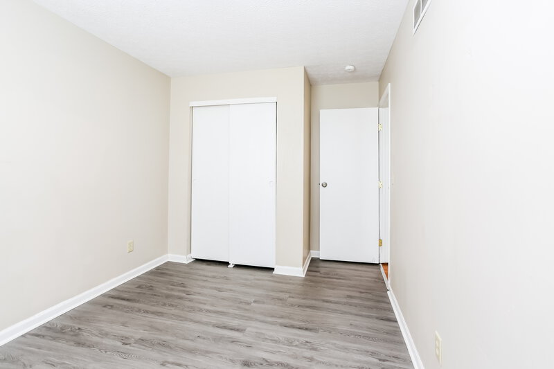 1,890/Mo, 1262 Treehaven Ln Columbus, OH 43204 Bedroom View 3