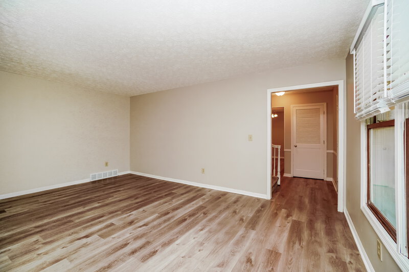 2,745/Mo, 7950 Sethwick Rd Dublin, OH 43016 Sitting Room View