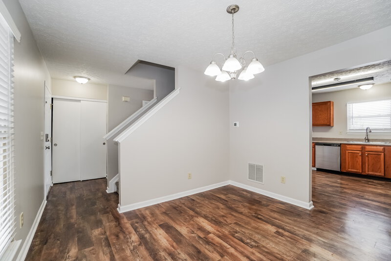 2,050/Mo, 8060 Crete Ln Columbus, OH 43004 Dining Room View