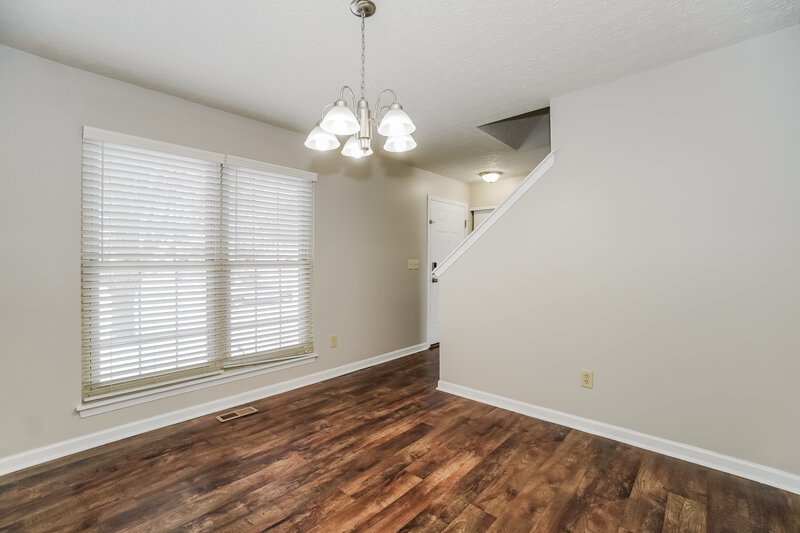2,050/Mo, 8060 Crete Ln Columbus, OH 43004 Dining Room View 2