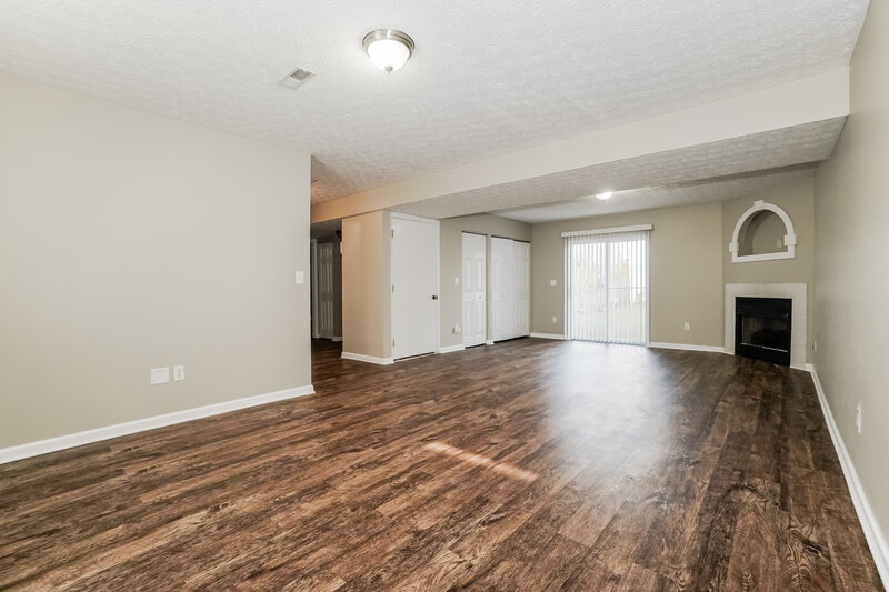 1,995/Mo, 969 Meadow Downs Trl Galloway, OH 43119 Living Room View 2