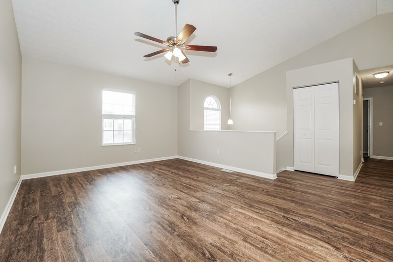 1,995/Mo, 969 Meadow Downs Trl Galloway, OH 43119 Living Room View 5