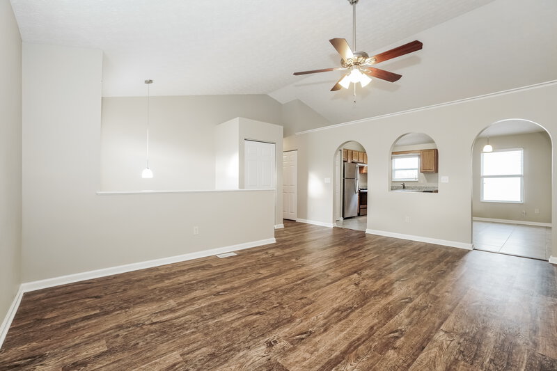 1,995/Mo, 969 Meadow Downs Trl Galloway, OH 43119 Living Room View 6