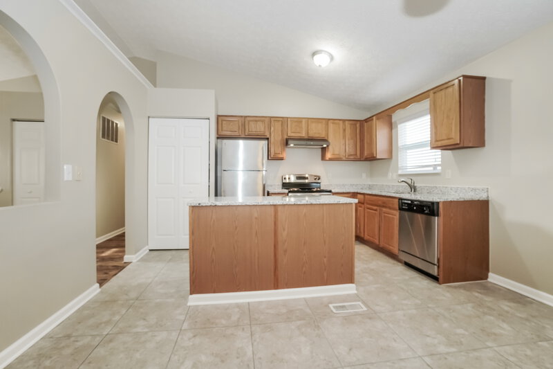 1,995/Mo, 969 Meadow Downs Trl Galloway, OH 43119 Kitchen View 2