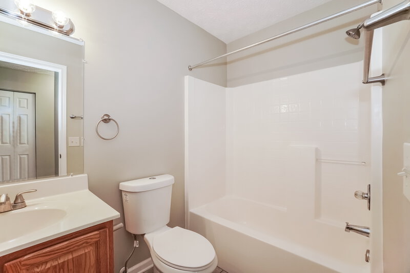 1,995/Mo, 969 Meadow Downs Trl Galloway, OH 43119 Bathroom View