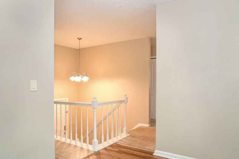 2,120/Mo, 3468 Whisper Creek Dr Columbus, OH 43231 Living Room View