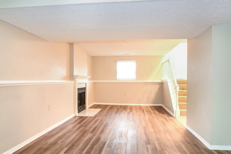 2,120/Mo, 3468 Whisper Creek Dr Columbus, OH 43231 Family Room View 2