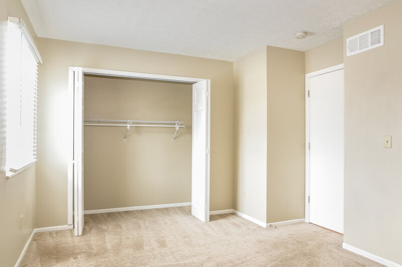 2,120/Mo, 3468 Whisper Creek Dr Columbus, OH 43231 Main Bedroom View