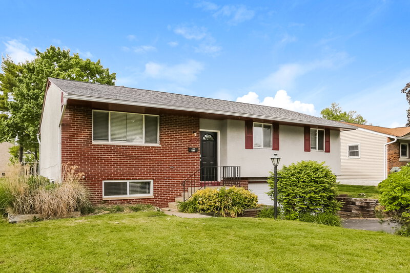 2,195/Mo, 2672 Dennis Ln Grove City, OH 43123 Front View