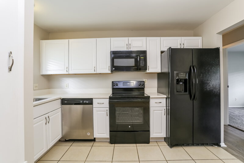 2,195/Mo, 2672 Dennis Ln Grove City, OH 43123 Kitchen View 2