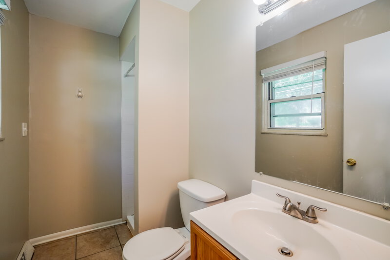 1,920/Mo, 3120 Angela Dr Grove City, OH 43123 Main Bathroom View