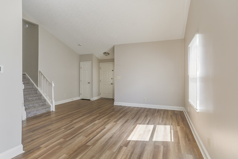 2,010/Mo, 5744 Morningstar Dr Galloway, OH 43119 Living Room View 2