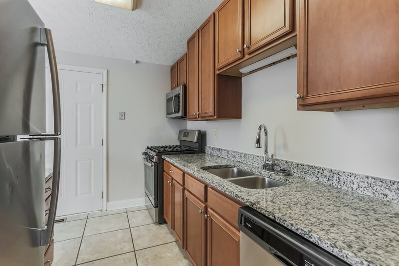 2,010/Mo, 5744 Morningstar Dr Galloway, OH 43119 Kitchen View 2