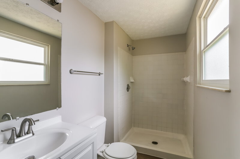 2,010/Mo, 5744 Morningstar Dr Galloway, OH 43119 Main Bathroom View
